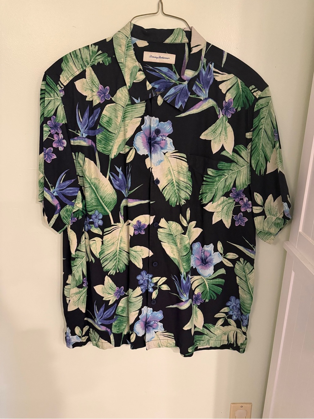 Tommy Bahama Black 100% Silk Hawaiian Floral Camp Shirt